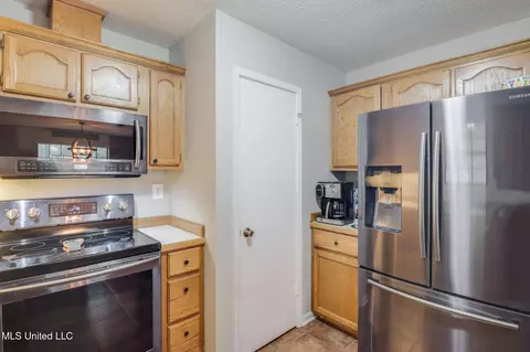 Kitchen - 210 N Mcgregor St, Wiggins, MS 39577 photo 2 of 2