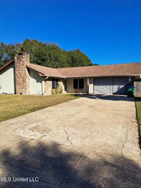 101 Running Deer Dr, Gulfport, MS 39503