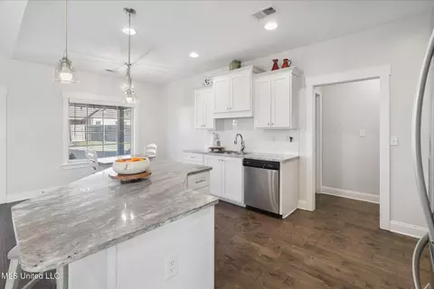 1094 Peggy Cv, Hernando, MS 38632 photo 12