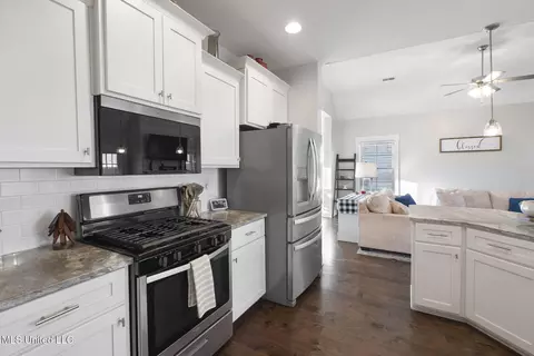 1094 Peggy Cv, Hernando, MS 38632 photo 13