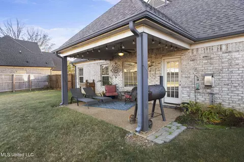 1094 Peggy Cv, Hernando, MS 38632 photo 2