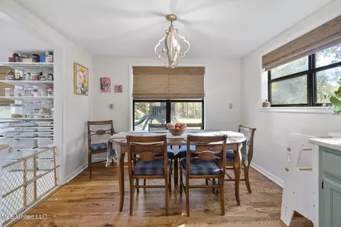 Dining - 540 Douglas Rd, Hernando, MS 38632 photo 1 of 1