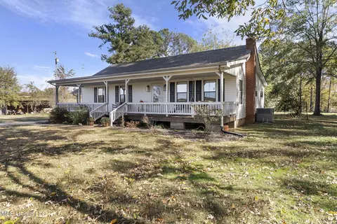 Exterior - 540 Douglas Rd, Hernando, MS 38632 photo 2 of 7