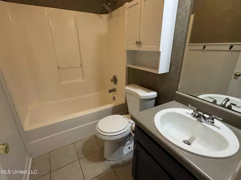 Bath - 4417 Blake Cir, Byram, MS 39272 photo 4 of 4