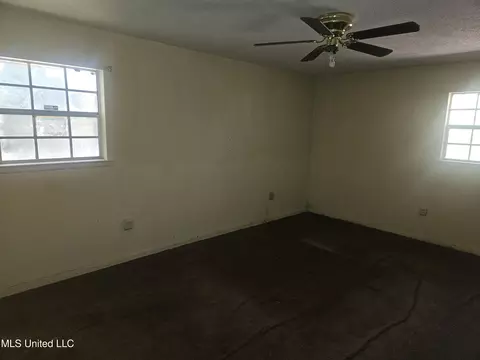Bedroom - 4325 Robinway Dr, Moss Point, MS 39563 photo 4 of 4