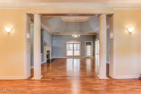 Living - 8500 E Cedar Lake Dr, Walls, MS 38680 photo 4 of 10
