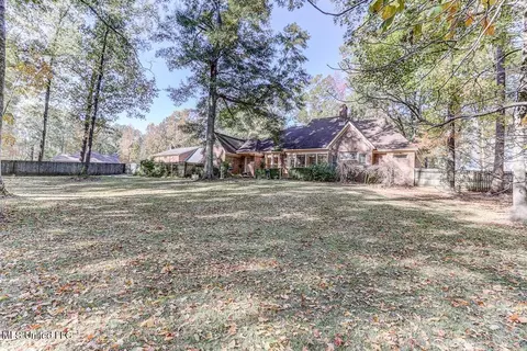 Exterior - 8500 E Cedar Lake Dr, Walls, MS 38680 photo 16 of 17
