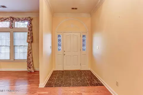Entry Way - 8500 E Cedar Lake Dr, Walls, MS 38680 photo 1 of 2