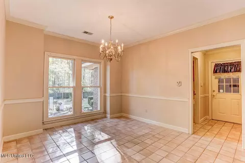 Dining - 8500 E Cedar Lake Dr, Walls, MS 38680 photo 3 of 3