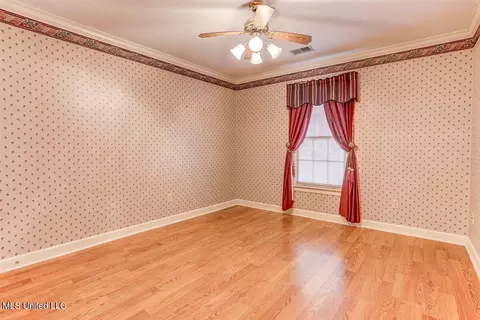 Bedroom - 8500 E Cedar Lake Dr, Walls, MS 38680 photo 10 of 11