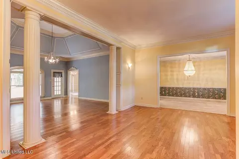 Living - 8500 E Cedar Lake Dr, Walls, MS 38680 photo 3 of 10