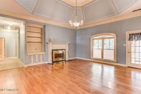 Living - 8500 E Cedar Lake Dr, Walls, MS 38680 photo 6 of 10