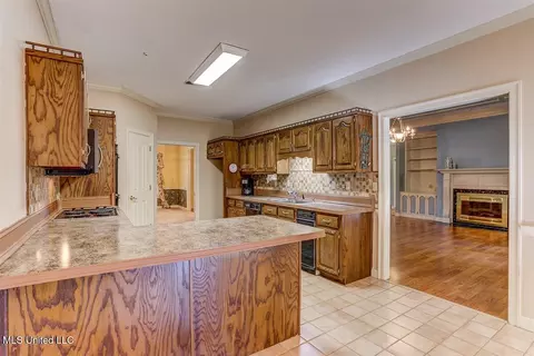 Kitchen - 8500 E Cedar Lake Dr, Walls, MS 38680 photo 1 of 5