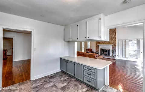 Kitchen - 602 Simpson Hwy 149, Magee, MS 39111 photo 4 of 8