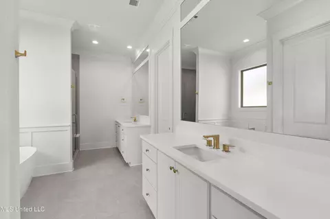 Bath - 376 Wellstone Pl, Madison, MS 39110 photo 2 of 5