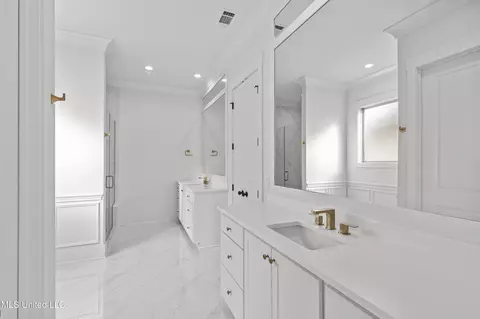 Bath - 374 Wellstone Pl, Madison, MS 39110 photo 2 of 5