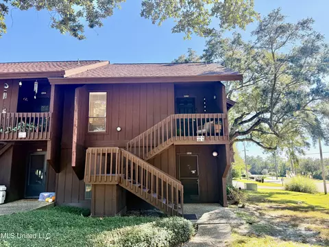 225 Molokai #G, Diamondhead, MS 39525