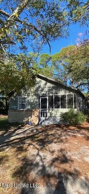 1444 Jo Ellen Cir, Gulfport, MS 39501