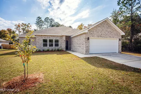 2403 Graveline Rd, Gautier, MS 39553