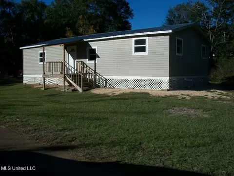 42 Railroad Ave, Bude, MS 39630