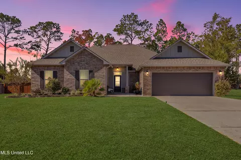 12052 Michael Grace Dr, Gulfport, MS 39503
