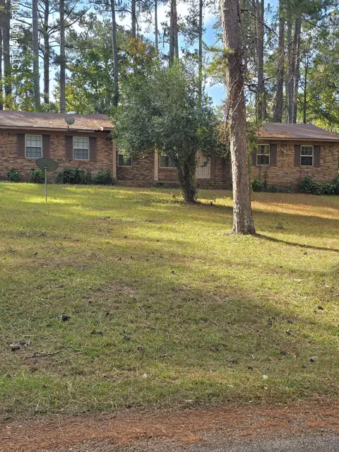 256 Pinehurst Cir, Hazlehurst, MS 39083