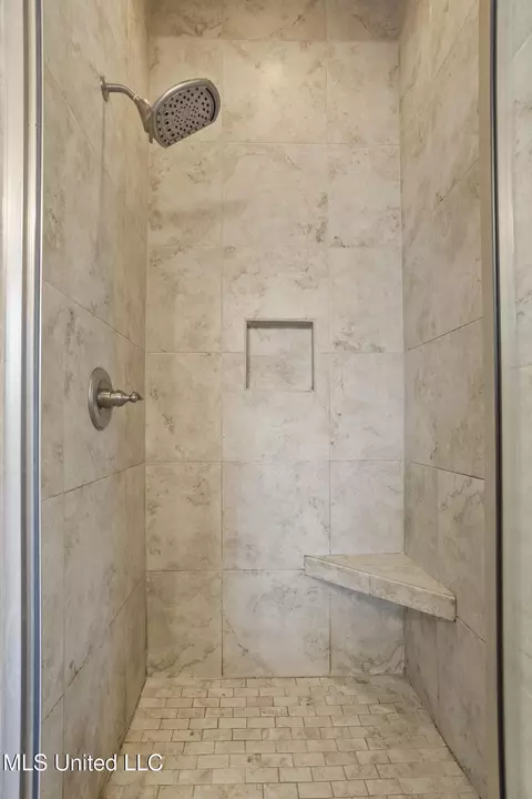 Bath - 100 Trailbridge Way, Canton, MS 39046 photo 3 of 4