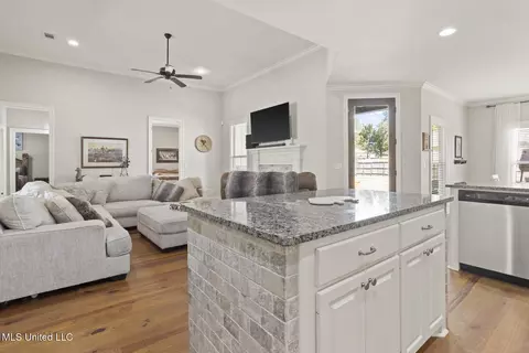Kitchen - 100 Trailbridge Way, Canton, MS 39046 photo 3 of 4