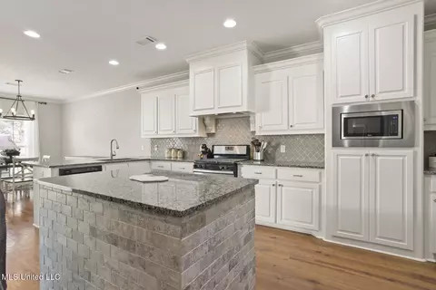 Kitchen - 100 Trailbridge Way, Canton, MS 39046 photo 1 of 4
