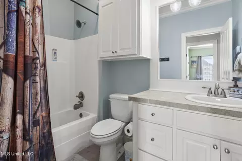 Bath - 100 Trailbridge Way, Canton, MS 39046 photo 4 of 4