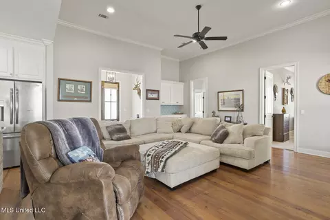 Living - 100 Trailbridge Way, Canton, MS 39046 photo 1 of 1