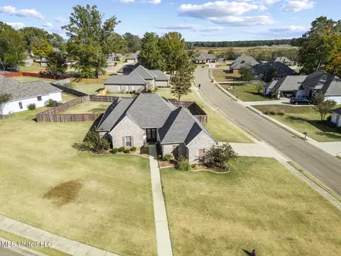 100 Trailbridge Way, Canton, MS 39046