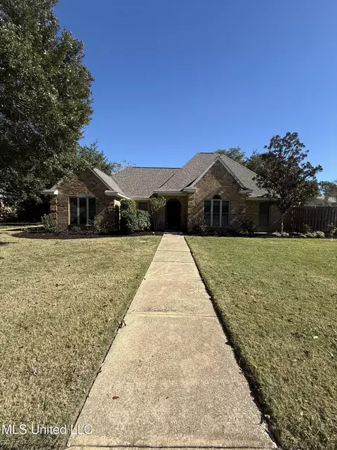 1202 Heidenheim Dr, Pascagoula, MS 39581