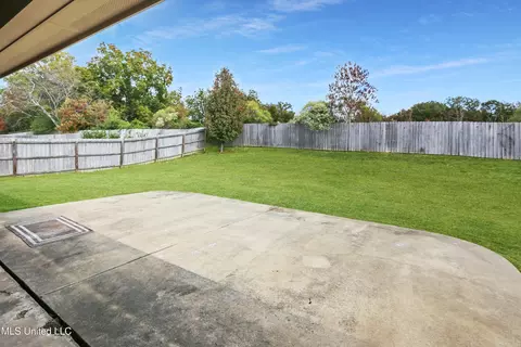 Exterior - 260 Rockbridge Dr, Madison, MS 39110 photo 2 of 7