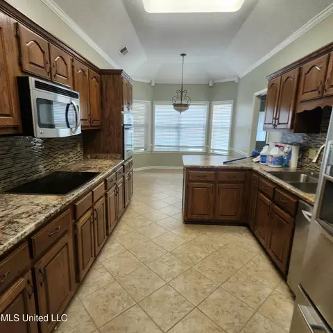8321 Windersgate Dr, Olive Branch, MS 38654 photo 3