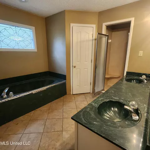 8321 Windersgate Dr, Olive Branch, MS 38654 photo 8
