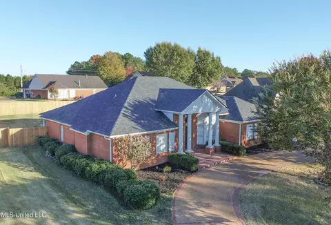 204 Piccadilly Dr, Batesville, MS 38606