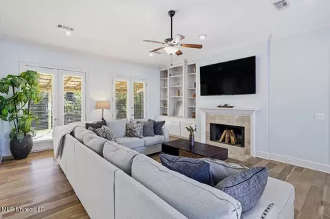 Living - 1547 Brecon Dr, Jackson, MS 39211 photo 1 of 6