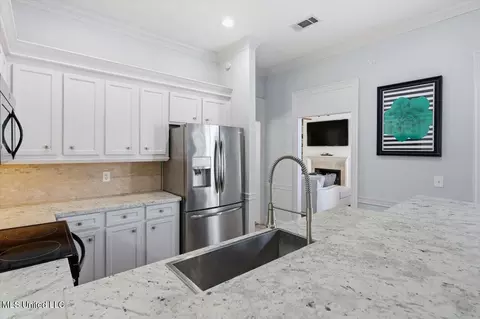 Kitchen - 1547 Brecon Dr, Jackson, MS 39211 photo 1 of 3