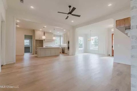 Living - 475 Stump Ridge Rd, Brandon, MS 39047 photo 5 of 5