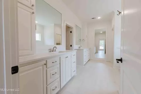 Entry Way - 475 Stump Ridge Rd, Brandon, MS 39047 photo 2 of 3