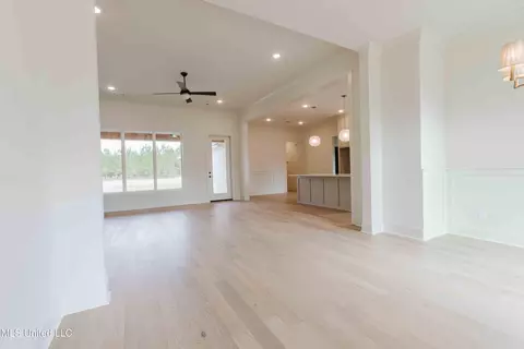 Living - 475 Stump Ridge Rd, Brandon, MS 39047 photo 1 of 5