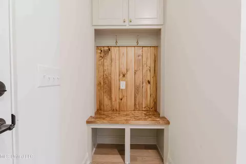 Entry Way - 475 Stump Ridge Rd, Brandon, MS 39047 photo 3 of 3