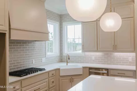 Kitchen - 475 Stump Ridge Rd, Brandon, MS 39047 photo 1 of 2