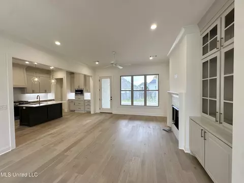Living - 440 Aurora Cir, Canton, MS 39046 photo 1 of 3