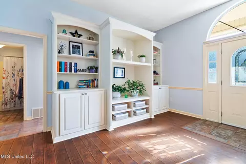 Entry Way - 190 Anthony Dr, Nesbit, MS 38651 photo 1 of 1