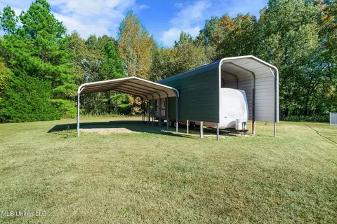 Exterior - 190 Anthony Dr, Nesbit, MS 38651 photo 3 of 12
