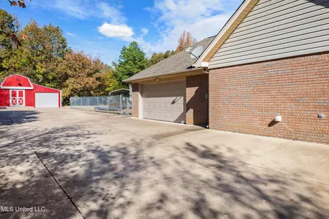 Exterior - 190 Anthony Dr, Nesbit, MS 38651 photo 10 of 12
