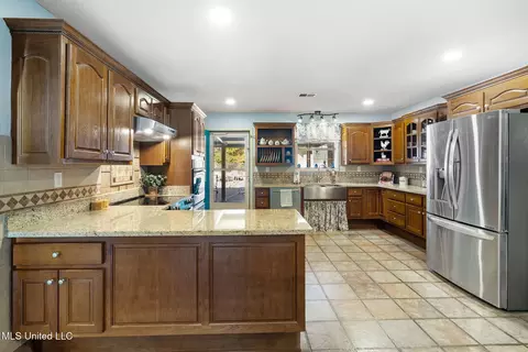 Kitchen - 190 Anthony Dr, Nesbit, MS 38651 photo 1 of 3