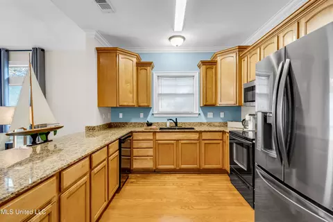 Kitchen - 796 Hapuna Pl, Diamondhead, MS 39525 photo 1 of 3
